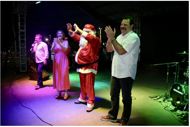 Imagem de compartilhamento para o artigo Chegada do Papai Noel abre festividades natalinas em Chapadão do Sul da MS Todo dia